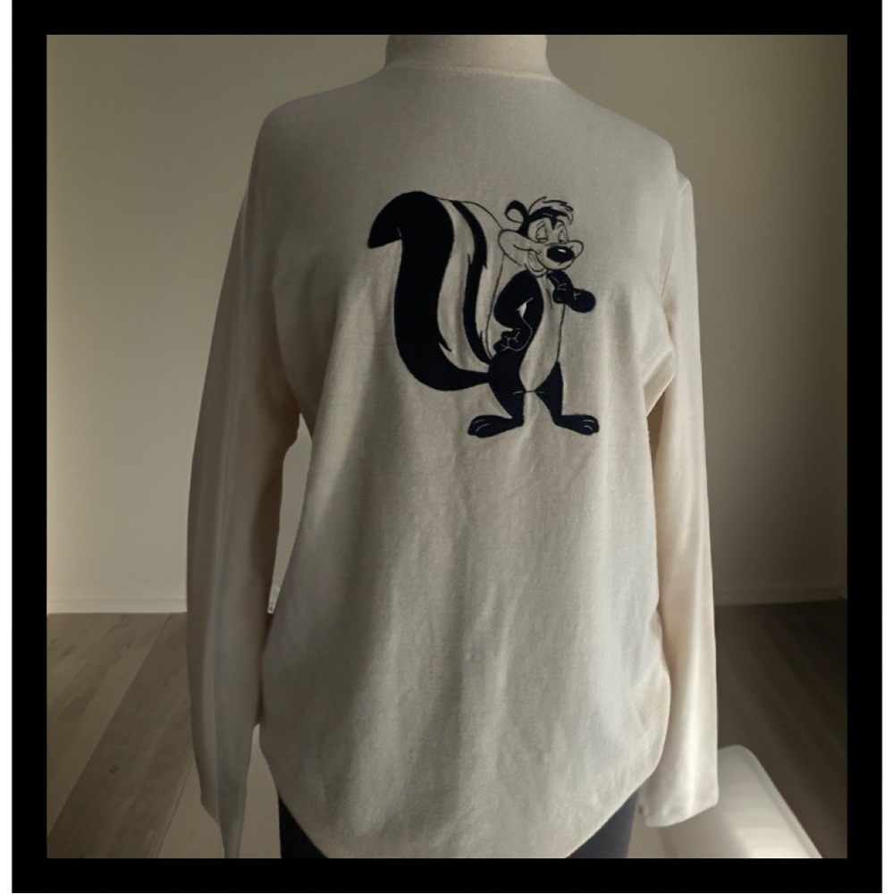 Iceberg sweater with Pepe la pew - Picture 15 of 15